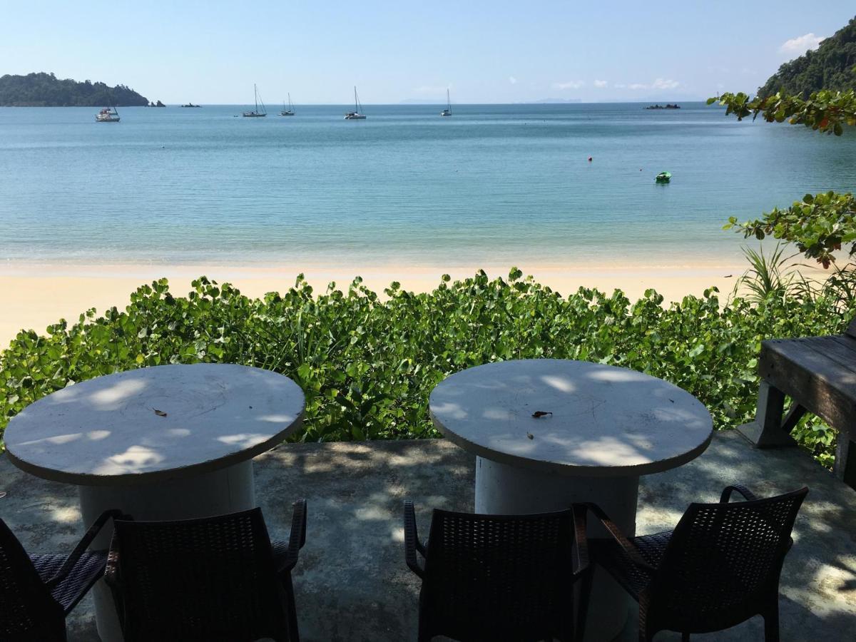 Starlight Beach Resort パヤム島 エクステリア 写真