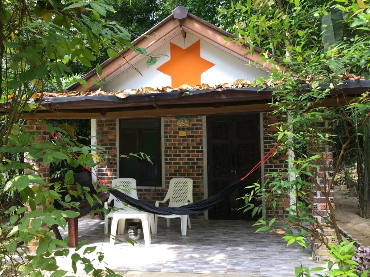 Starlight Beach Resort パヤム島 エクステリア 写真