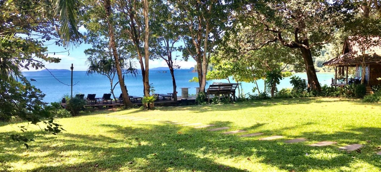 Starlight Beach Resort パヤム島 エクステリア 写真
