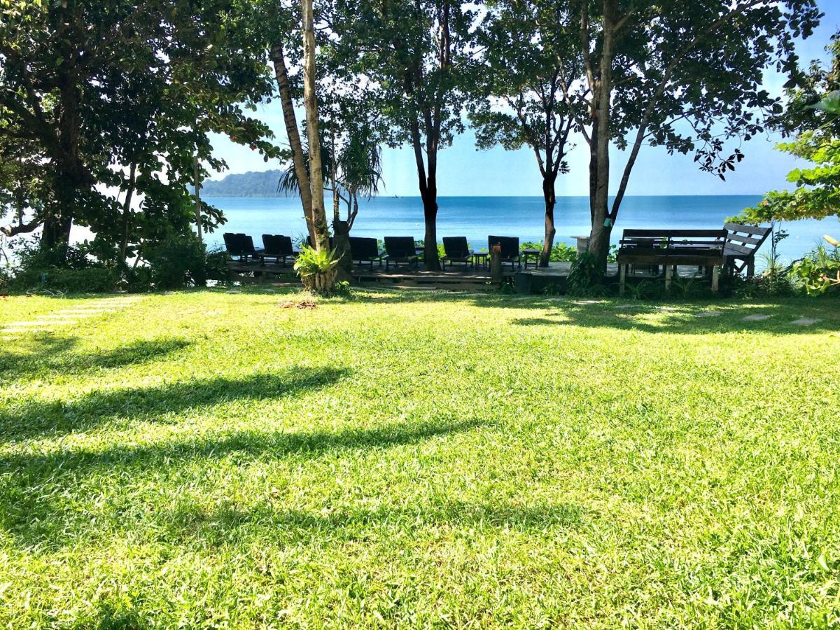 Starlight Beach Resort パヤム島 エクステリア 写真