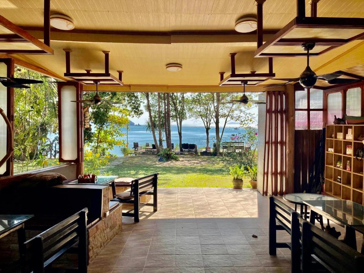Starlight Beach Resort パヤム島 エクステリア 写真