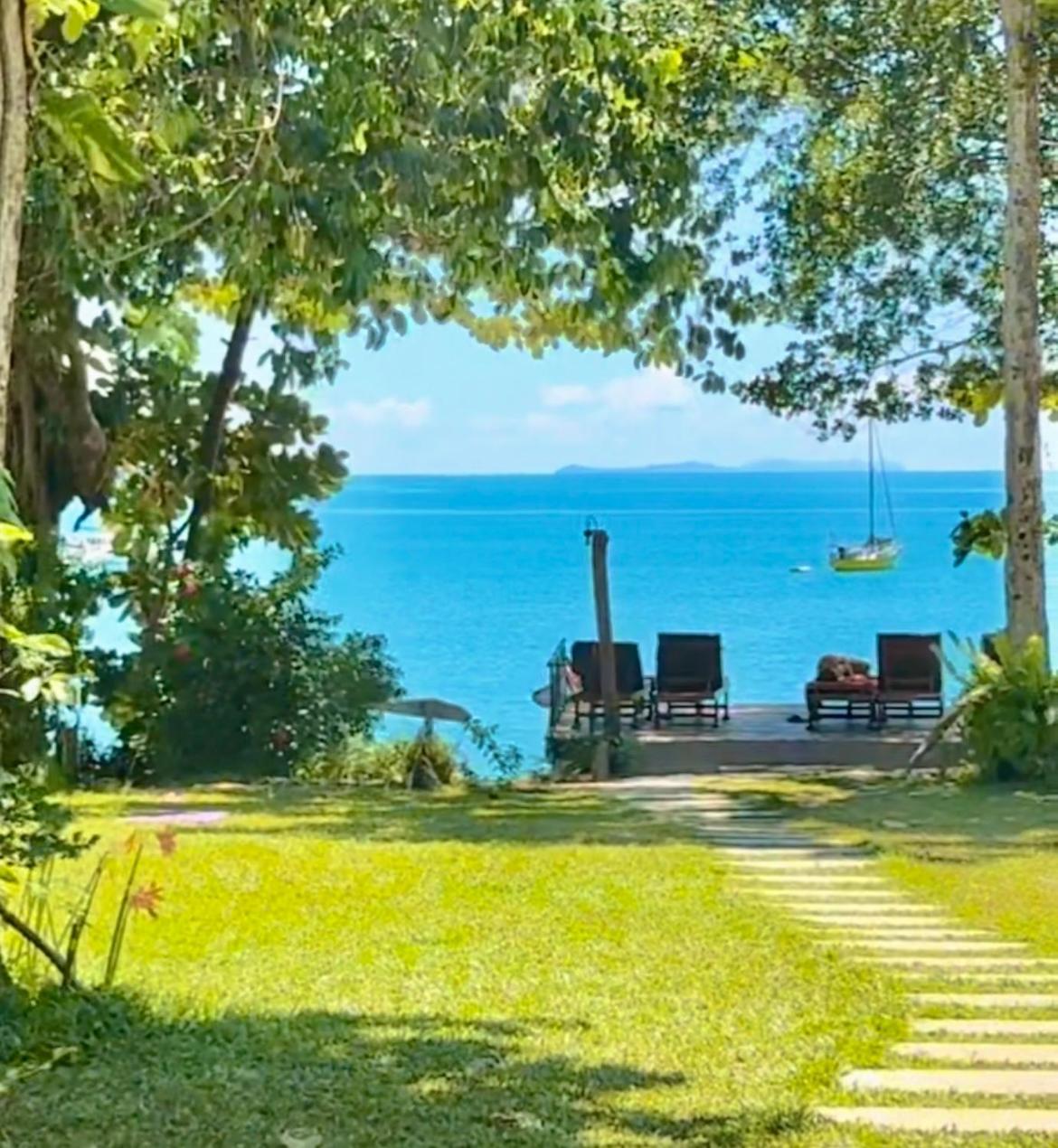 Starlight Beach Resort パヤム島 エクステリア 写真